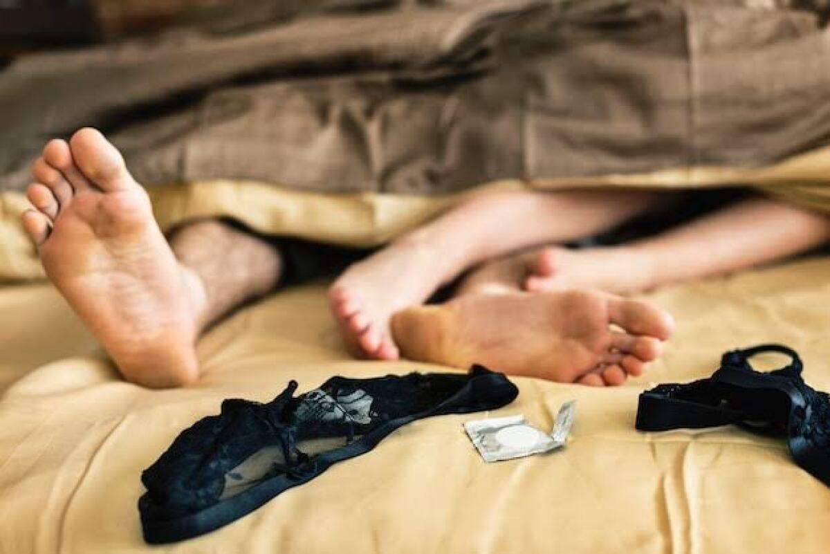 O que levar para a cama para apimentar a relação a dois